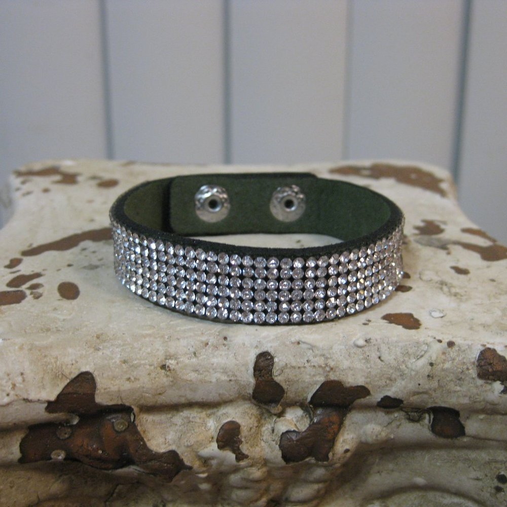 NWOT Guess green rhinestone cuff bracelet